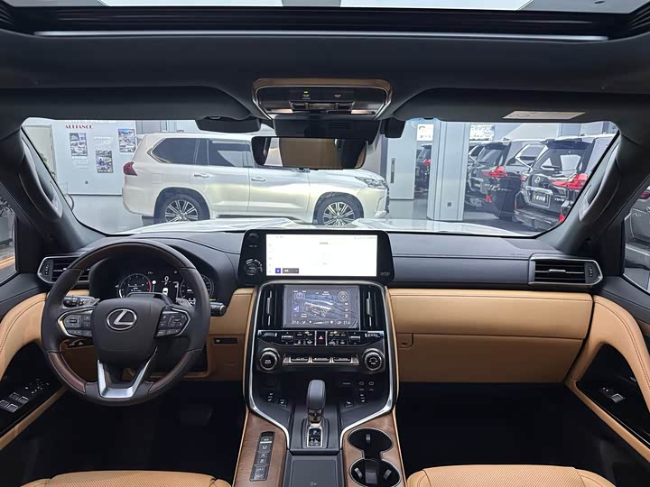 Фото 6 - Lexus LX