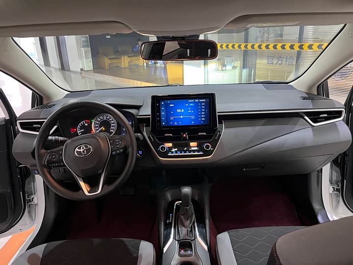 Фото 11 - Toyota Corolla