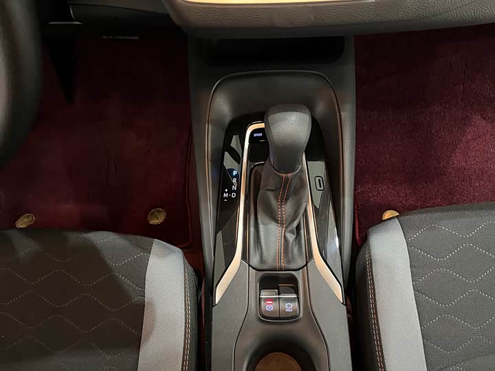 Фото 14 - Toyota Corolla