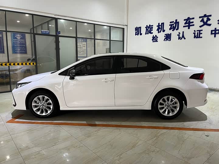 Фото 7 - Toyota Corolla