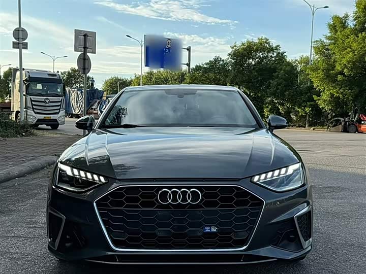 Фото 3 - Audi A4L