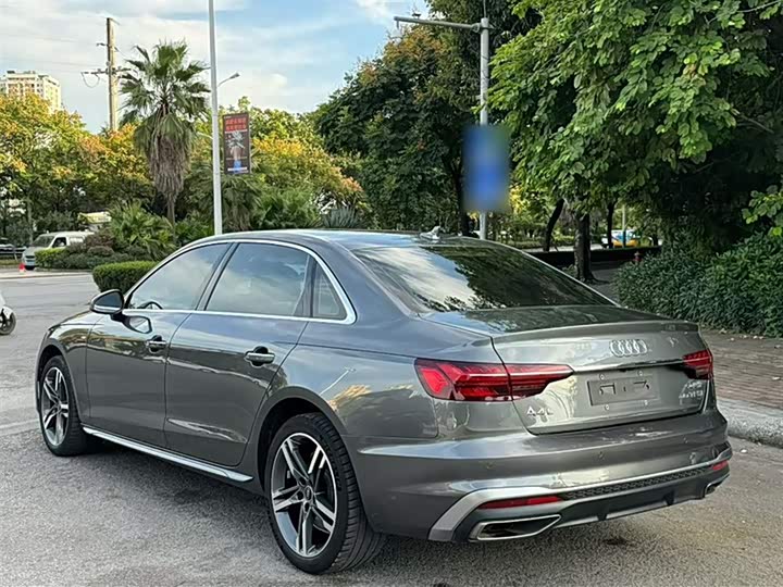 Фото 5 - Audi A4L