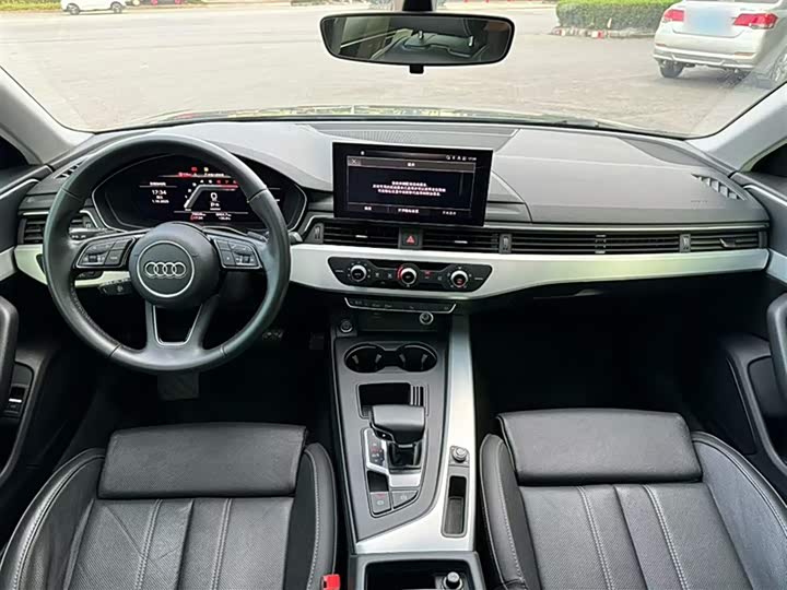 Фото 8 - Audi A4L