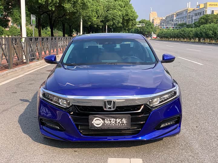 Фото 1 - Honda Accord