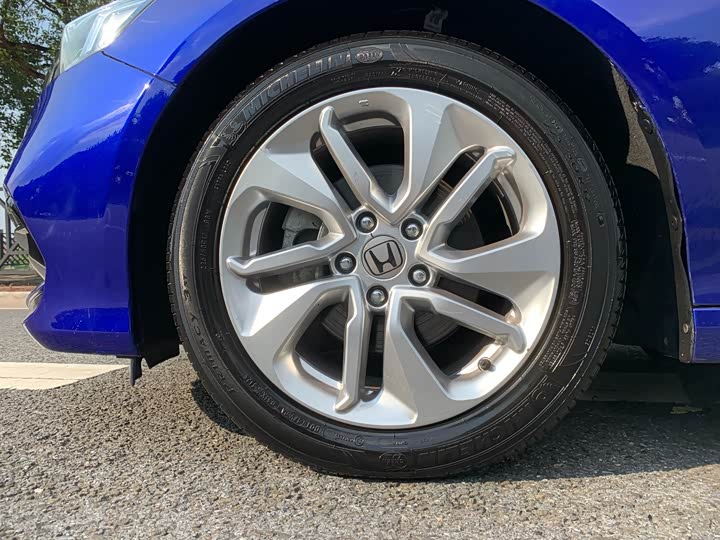 Фото 10 - Honda Accord