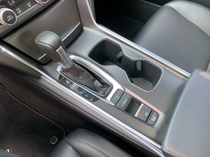 Фото 19 - Honda Accord