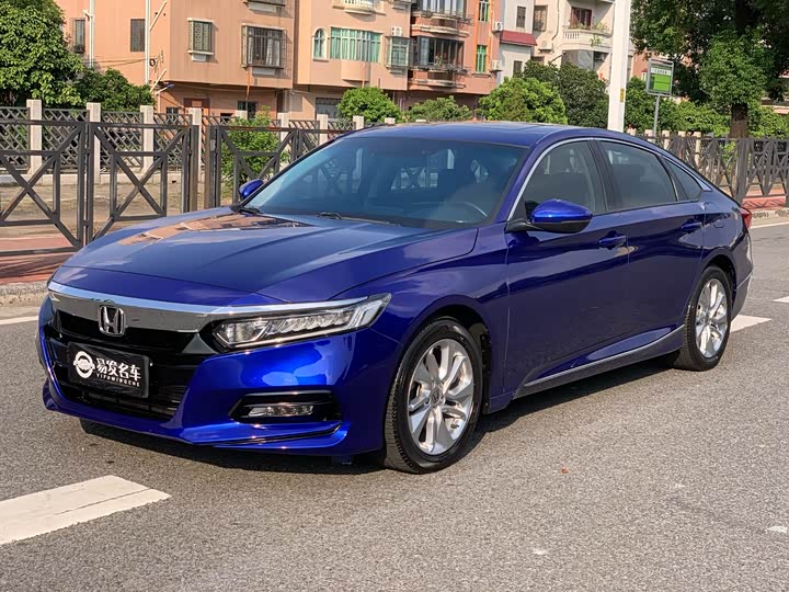 Фото 2 - Honda Accord