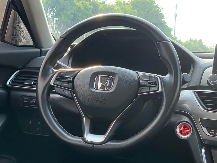 Фото 20 - Honda Accord