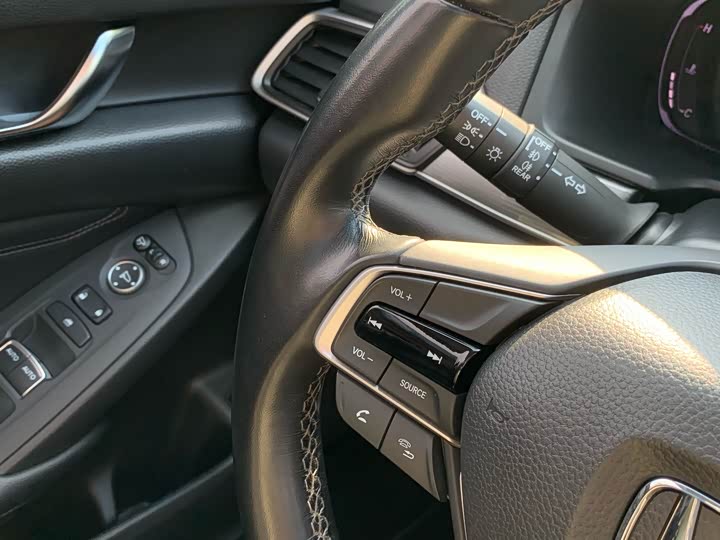 Фото 22 - Honda Accord