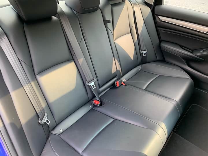 Фото 27 - Honda Accord