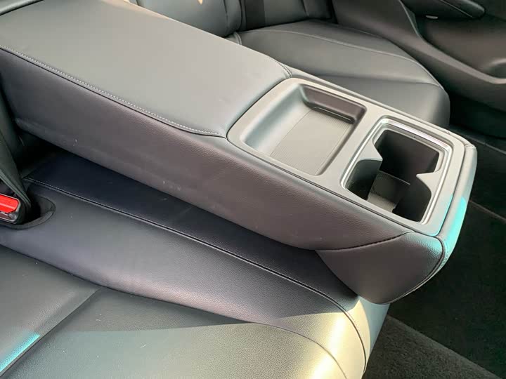 Фото 28 - Honda Accord