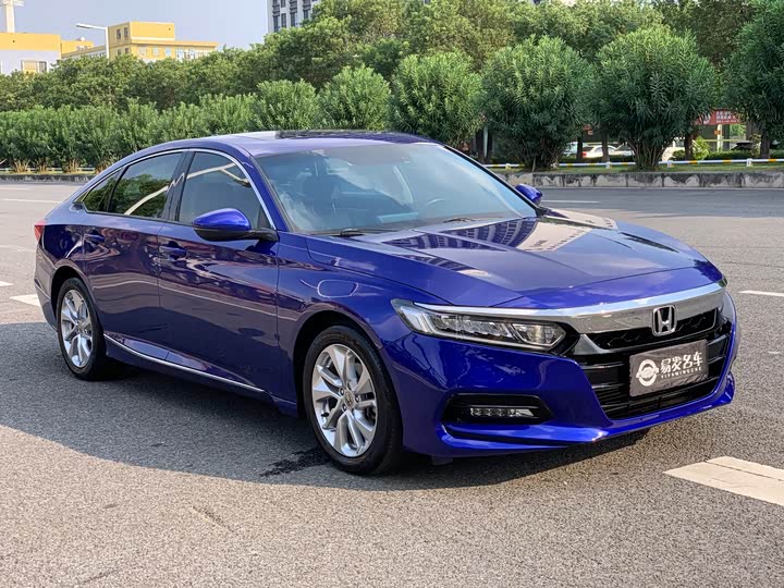 Фото 3 - Honda Accord