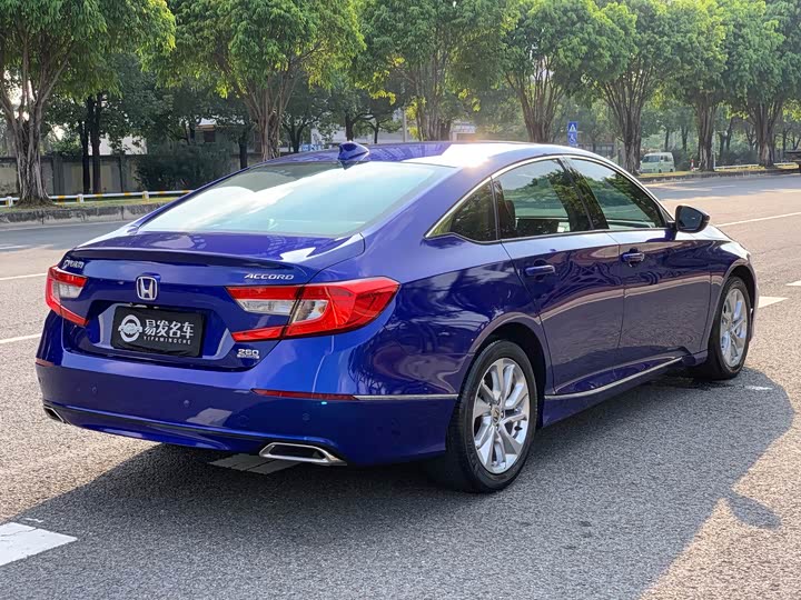 Фото 6 - Honda Accord