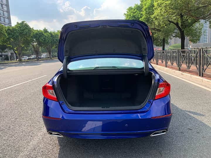 Фото 7 - Honda Accord