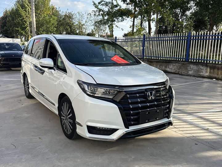 Фото 1 - Honda Elysion