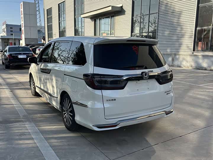 Фото 8 - Honda Elysion