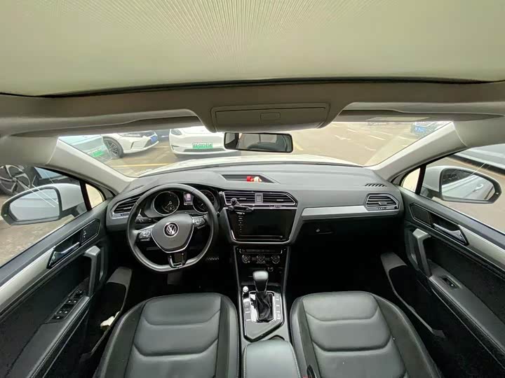 Фото 4 - Volkswagen Tiguan L Pro