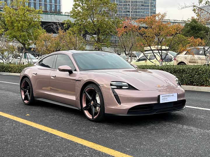 Фото 3 - Porsche Taycan