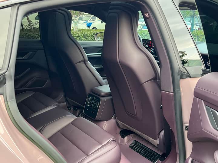 Фото 8 - Porsche Taycan