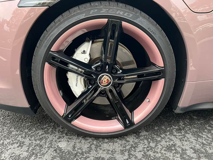 Фото 9 - Porsche Taycan