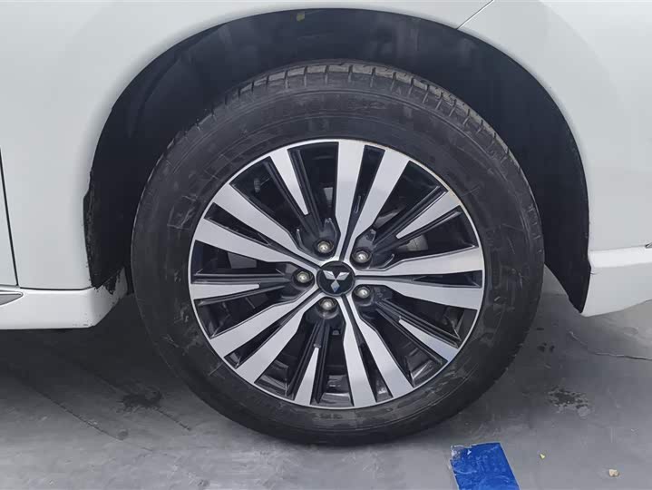 Фото 6 - Mitsubishi Outlander