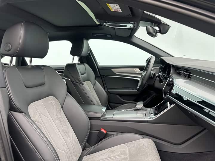 Фото 12 - Audi A6L