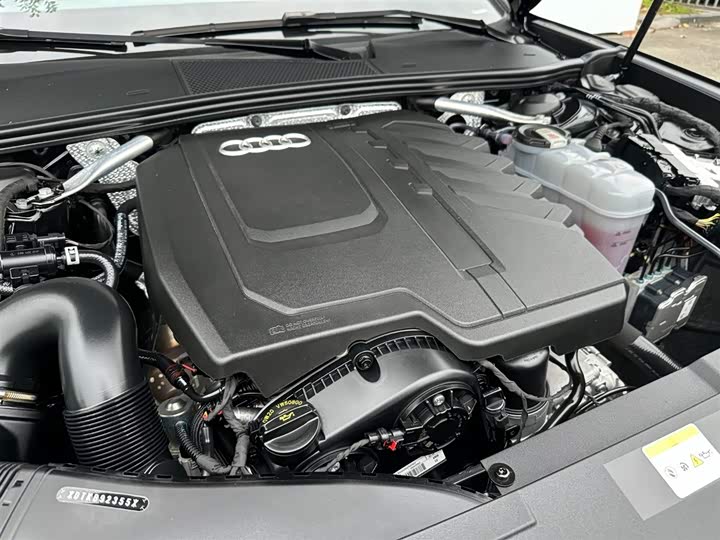 Фото 19 - Audi A6L