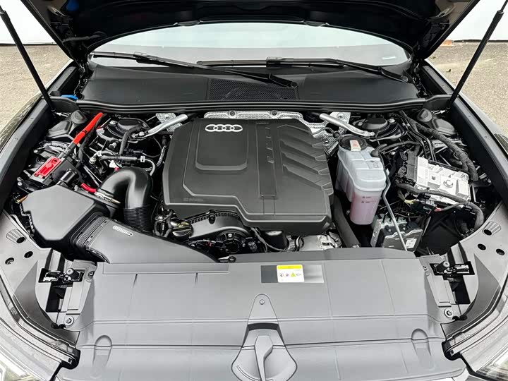 Фото 20 - Audi A6L