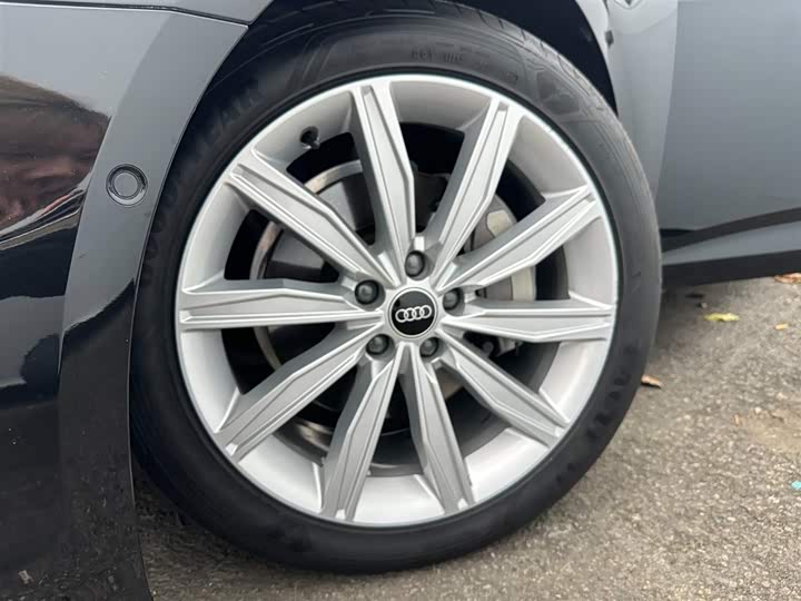 Фото 7 - Audi A6L