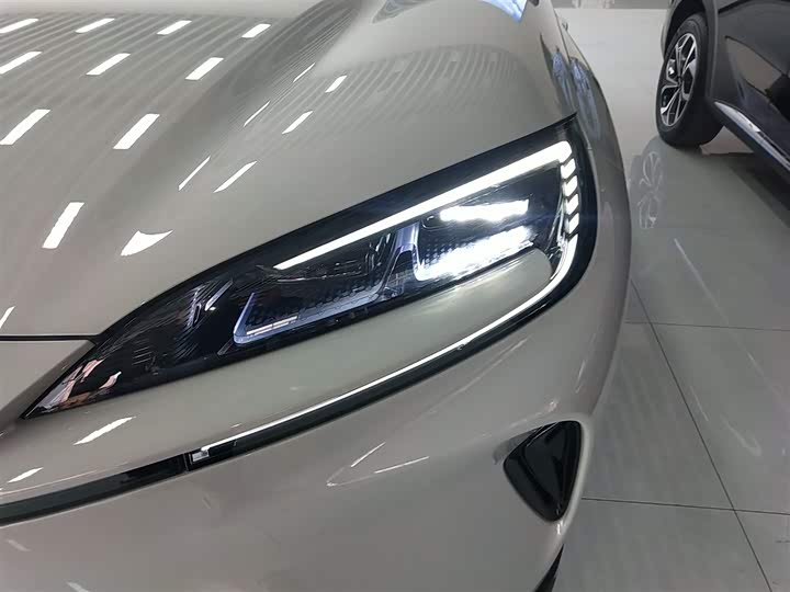 Фото 15 - BYD Sea Lion 07 DM-i Hybrid