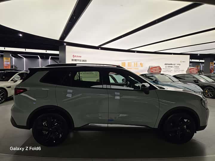 Фото 10 - Ford Equator Sport Hybrid