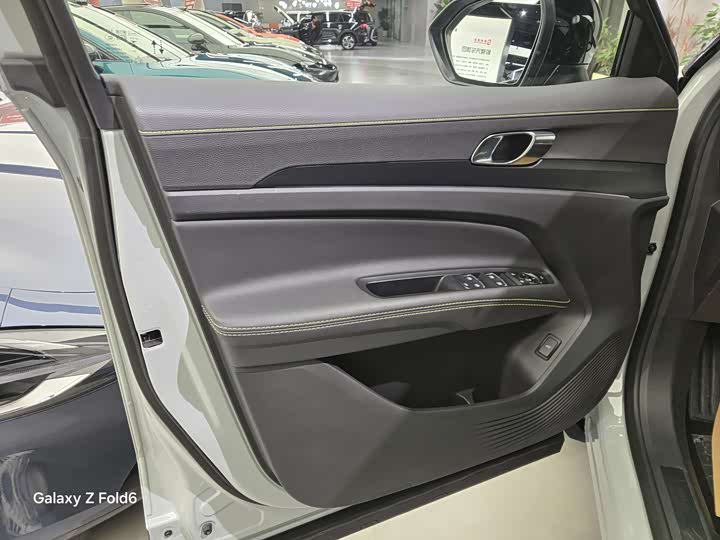 Фото 5 - Ford Equator Sport Hybrid