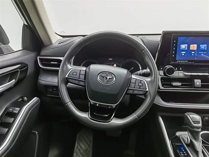 Фото 11 - Toyota Highlander