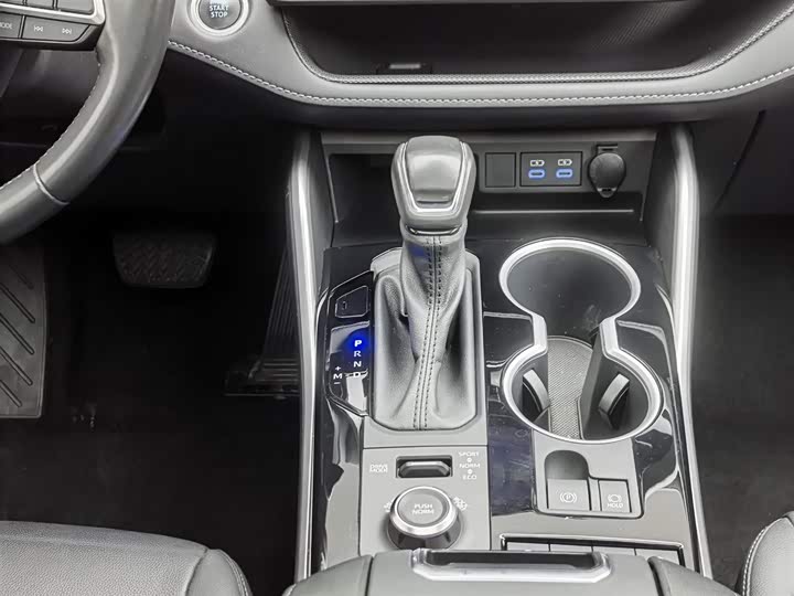 Фото 13 - Toyota Highlander