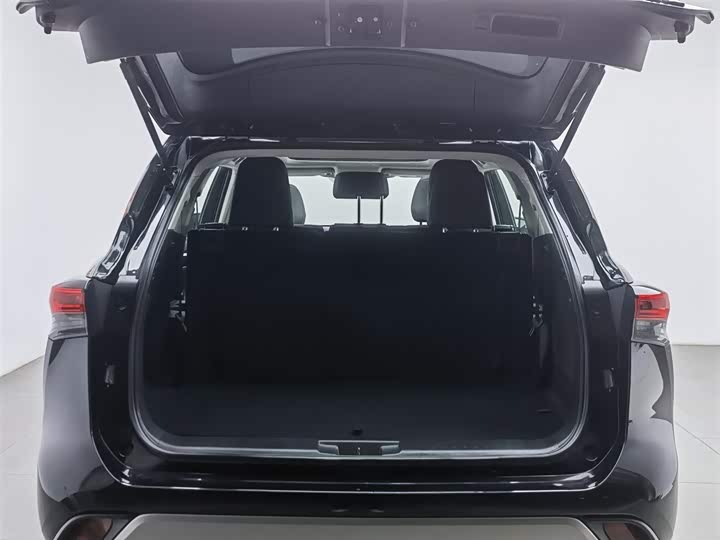 Фото 16 - Toyota Highlander