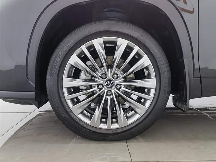 Фото 17 - Toyota Highlander