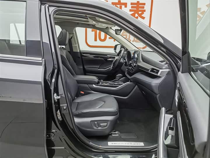 Фото 23 - Toyota Highlander