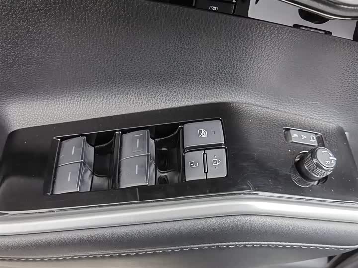 Фото 9 - Toyota Highlander