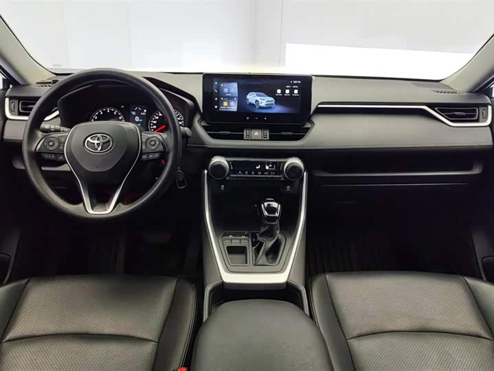 Фото 12 - Toyota RAV4