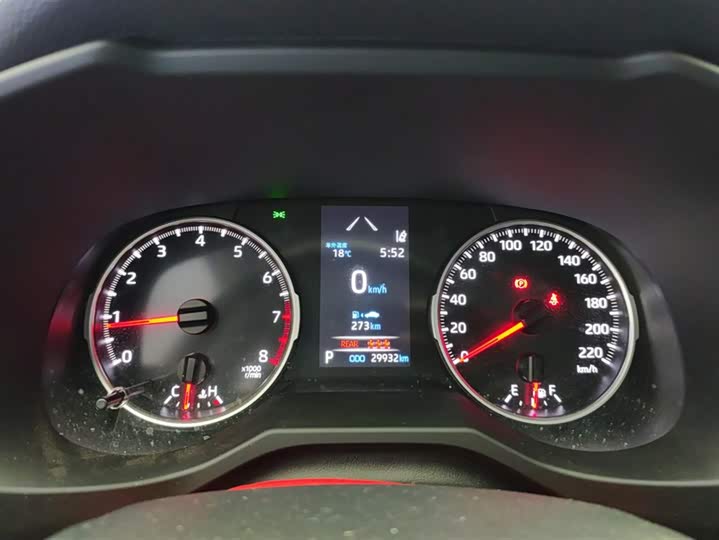 Фото 14 - Toyota RAV4