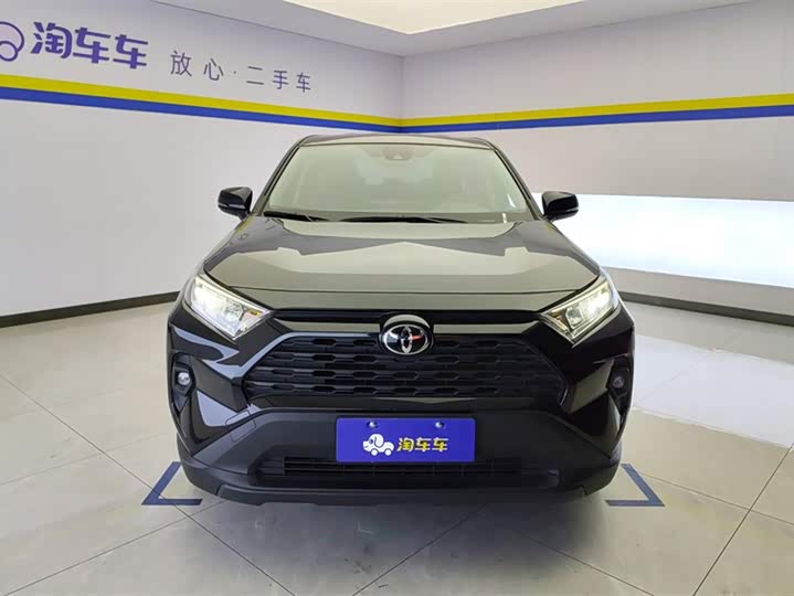 Фото 2 - Toyota RAV4