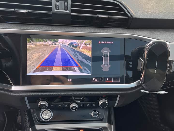 Фото 11 - Audi Q3