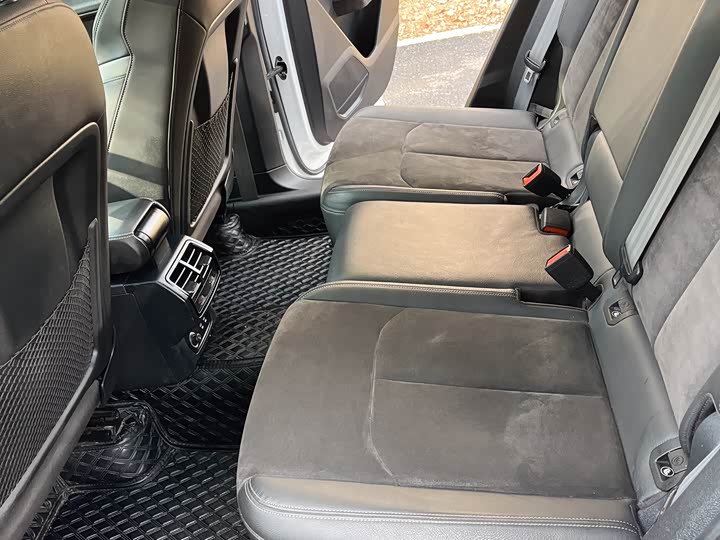 Фото 16 - Audi Q3