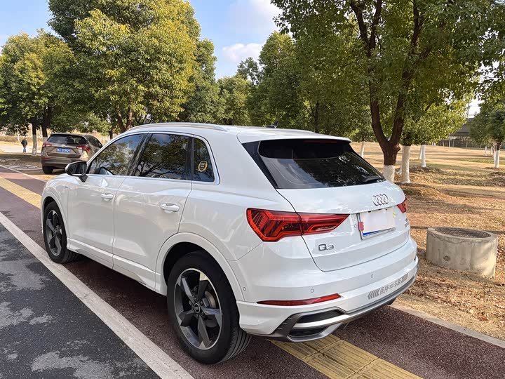 Фото 4 - Audi Q3