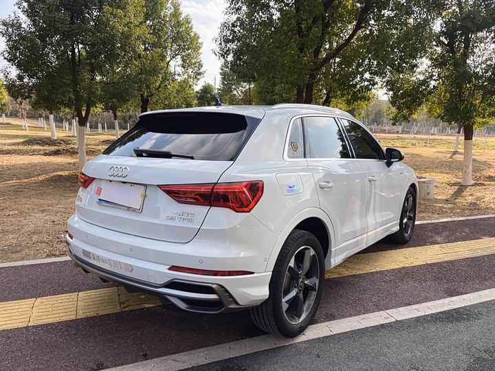 Фото 6 - Audi Q3