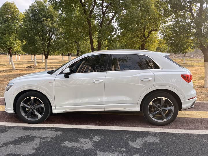 Фото 7 - Audi Q3