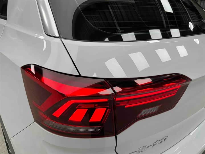 Фото 19 - Volkswagen T-Roc