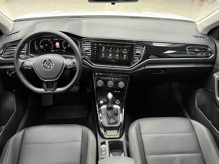 Фото 2 - Volkswagen T-Roc