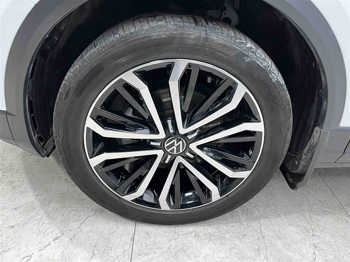 Фото 20 - Volkswagen T-Roc