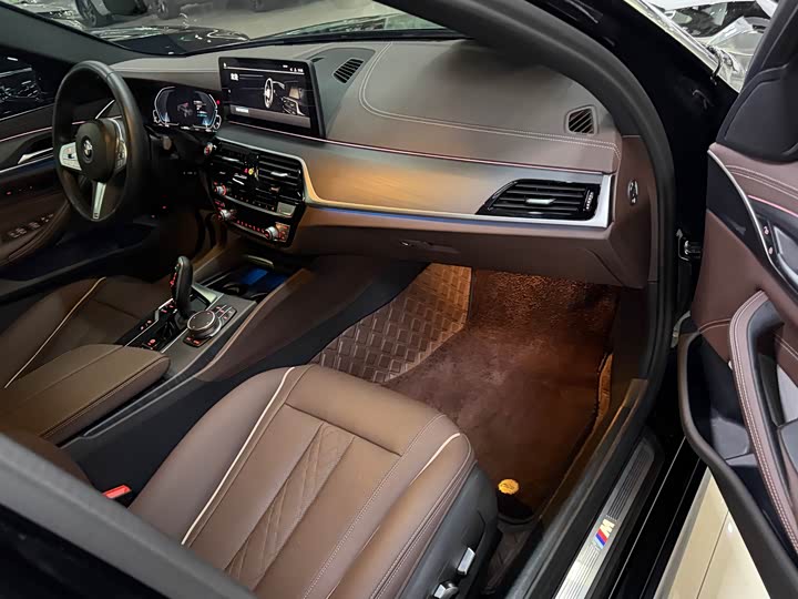 Фото 5 - BMW 5 Series Hybrid